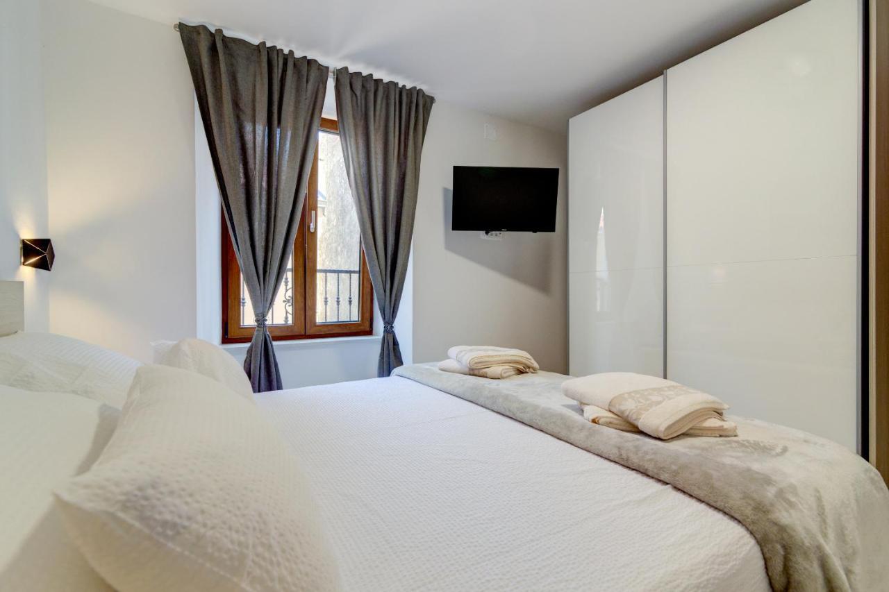 Rote Zora Apartment Senj  Exterior photo