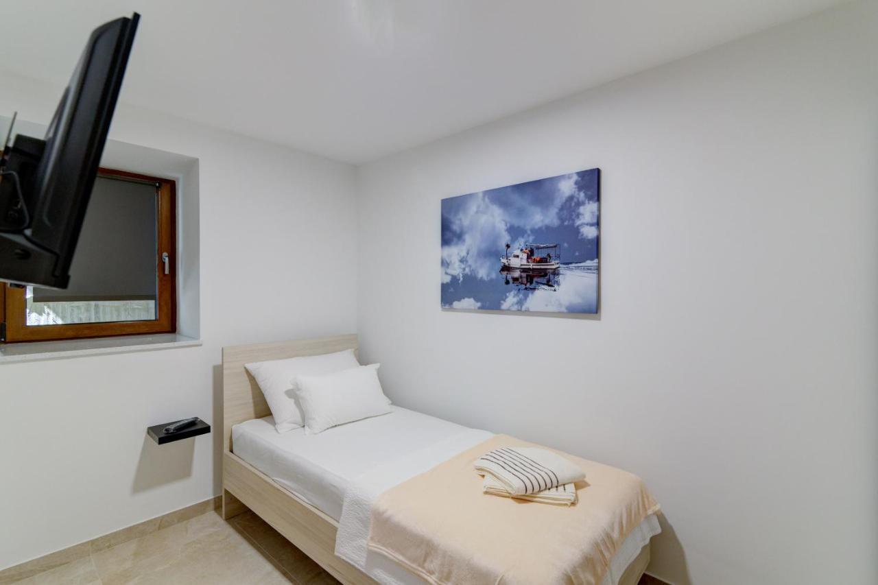 Rote Zora Apartment Senj  Exterior photo